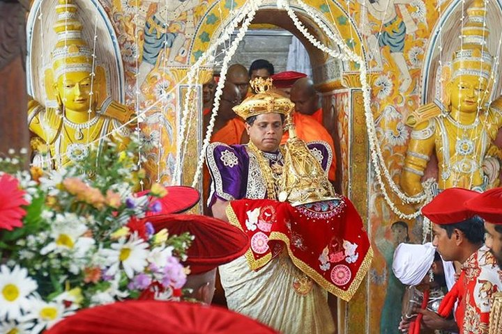 Kandy Esala Perahera - Day 03 (2026-Aug-20) - Photo 1 of 6
